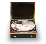 Antique Musical snuffbox, with hidden erotic pictorial enamel of Venus Urbino