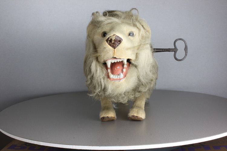 Rare antique leaping and growling lion automaton, by Roullet & Decamps