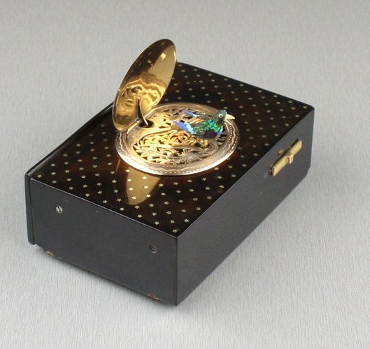 Antique Tortoiseshell and yellow metal singing bird box, by Bontems