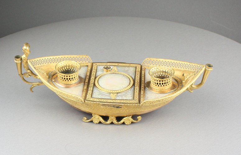 Palais Royal musical double inkwell, modeled as an early Venetian gondola