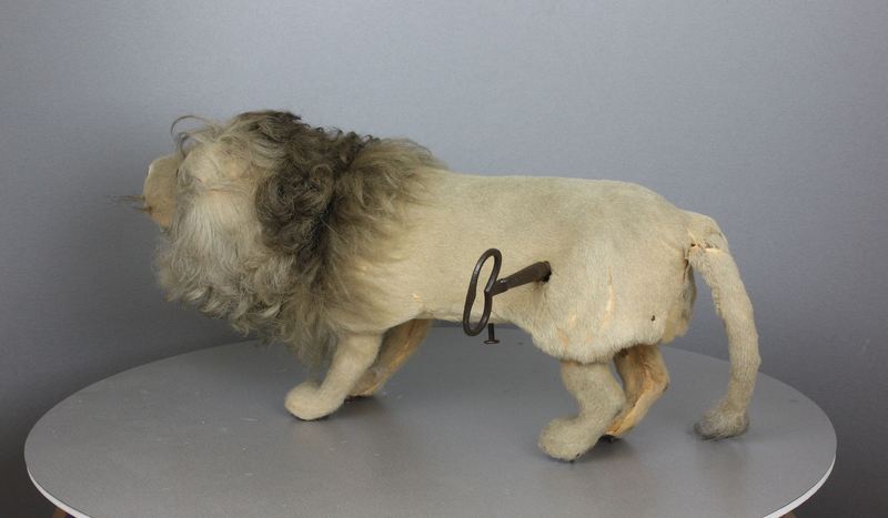 Rare antique leaping and growling lion automaton, by Roullet & Decamps