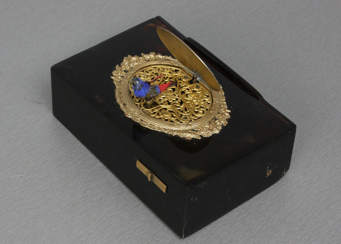 An antique tortoiseshell, silver and gilt metal singing bird box, by Raymy