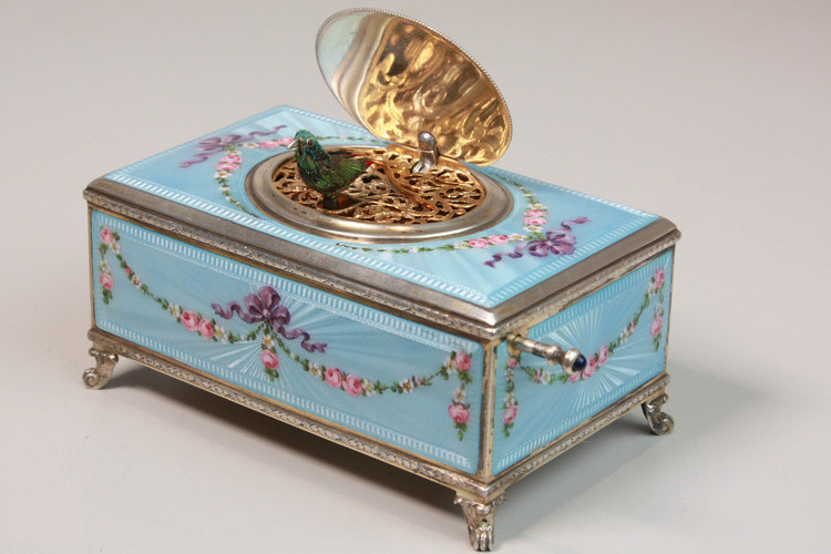 Silver and full-enamel body singing bird box, Stamped and Retailed from 'Le Palais Royal'