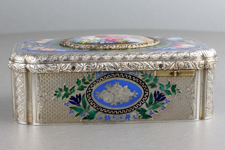 Antique silver-gilt, tri-tone enamel and pictorial enamel singing bird box, by Jacques Bruguier